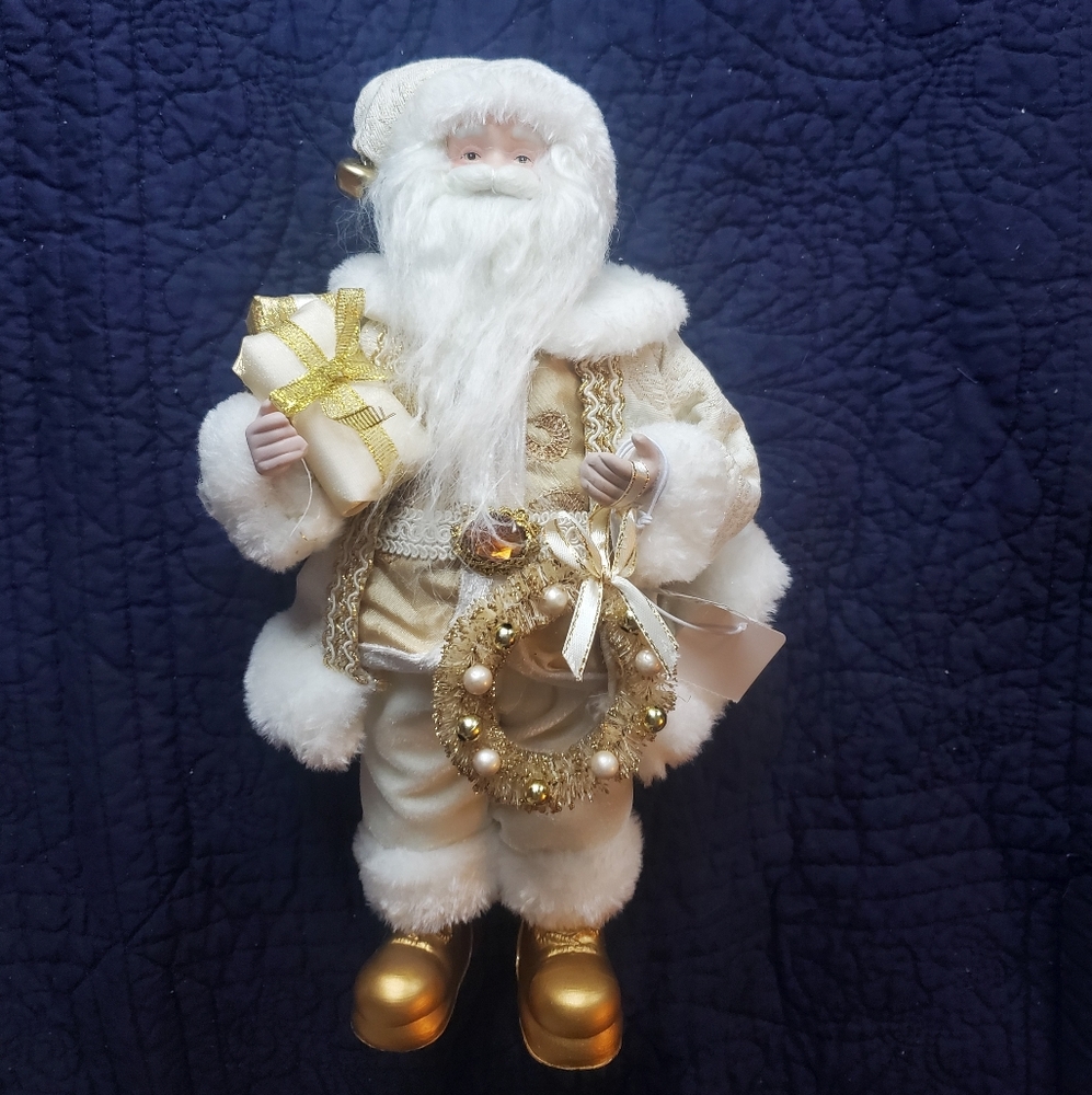 Pier 1 White And Gold Snowy Santa Decor Figure With Wreath